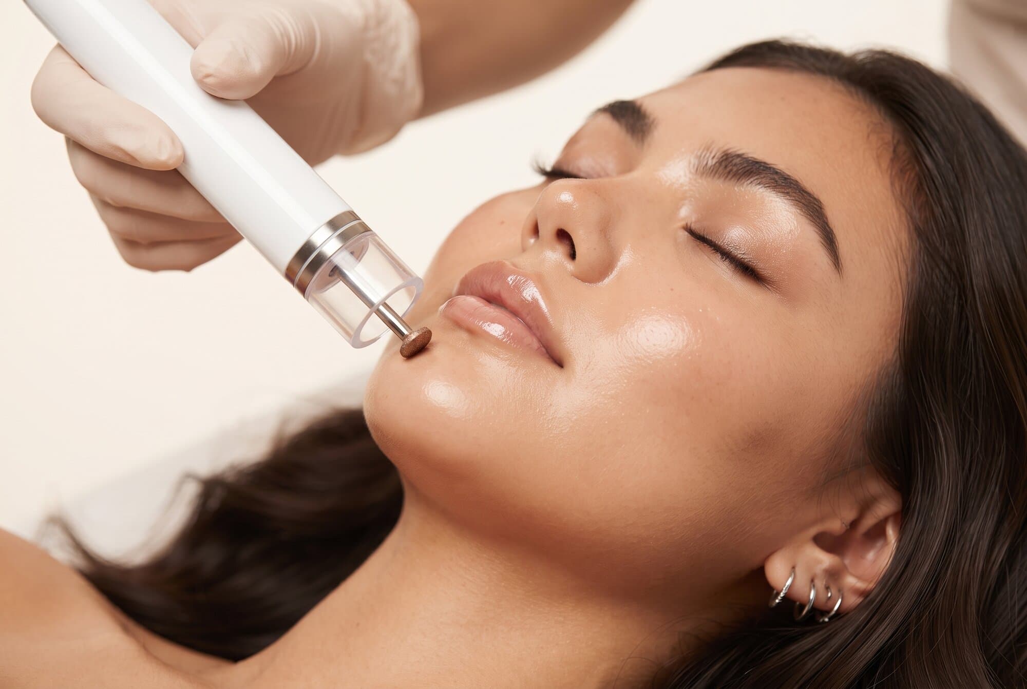 DiamondGlow® facial